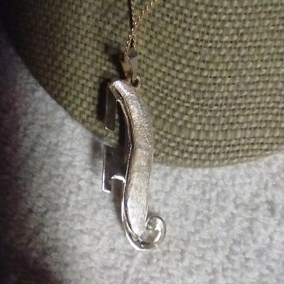 Goldtone initial f crystal necklace long chain - Picture 3 of 4